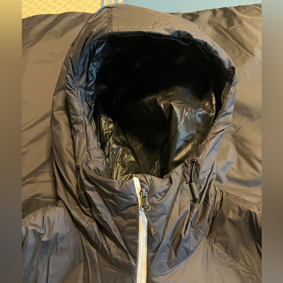 Black Eddie Bauer down jacket - Picture 3 of 10